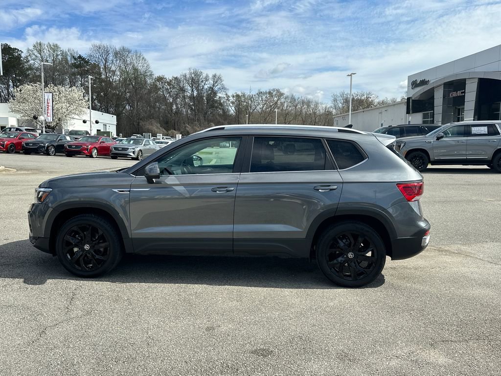 Used 2024 Volkswagen Taos SE image 4