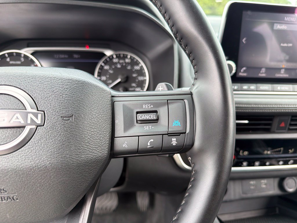 Used 2025 Nissan Rogue SV FWD image 17