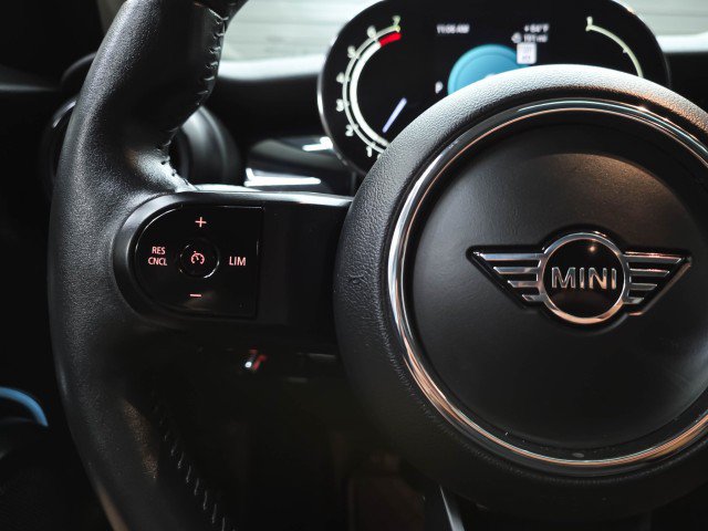 Used 2024 MINI Cooper 4-Door Hardtop FWD image 20