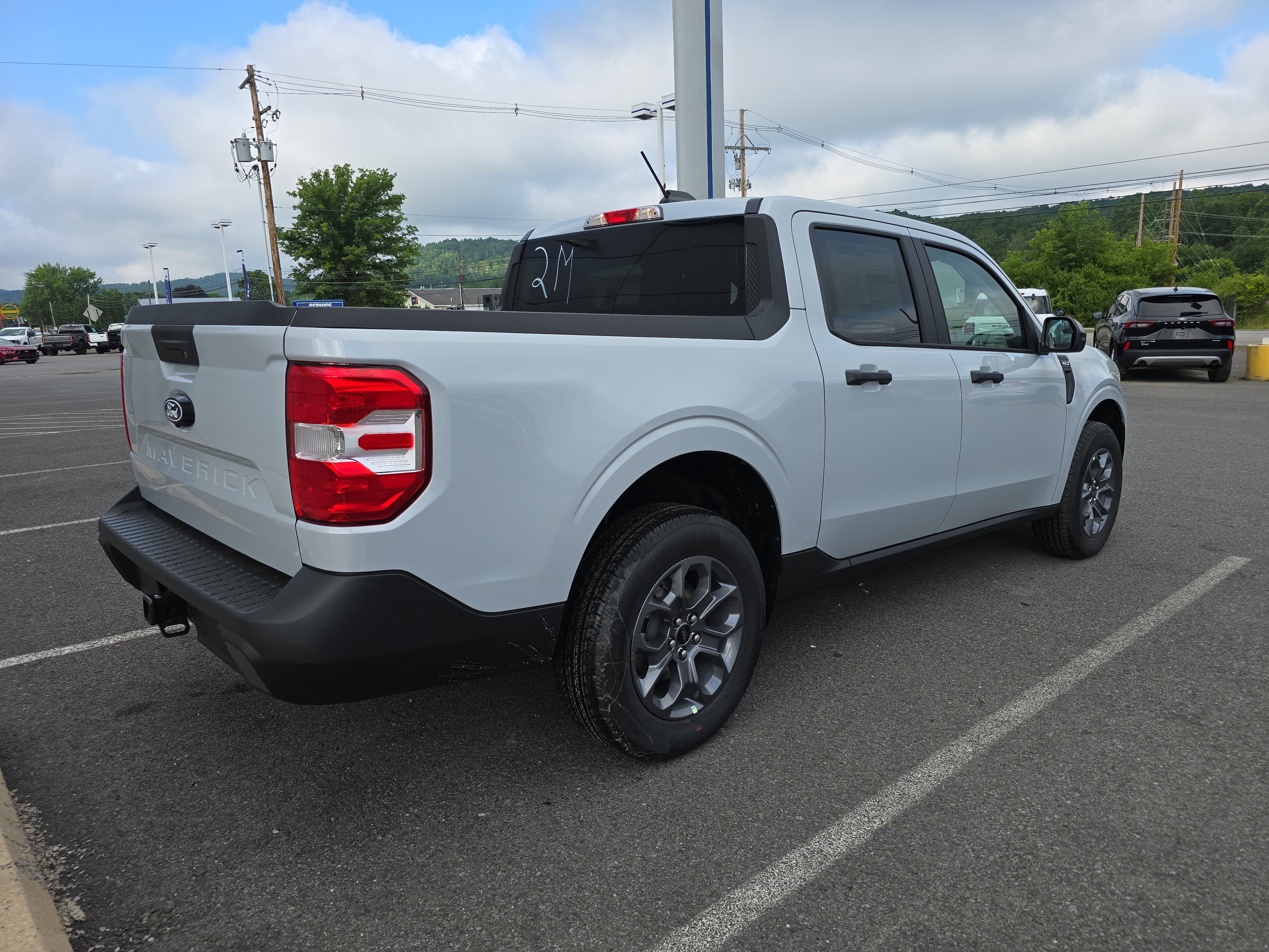 New 2025 Ford Maverick XLT w/ XLT Luxury Package image 3