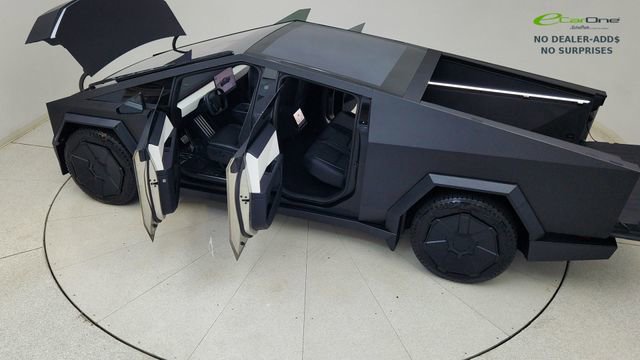 Used 2024 Tesla Cybertruck AWD Crew Cab image 80