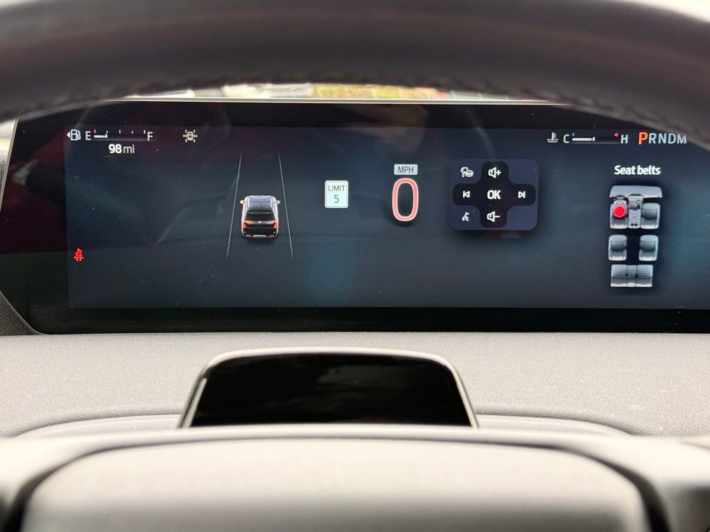 Used 2025 Ford Expedition Platinum image 12