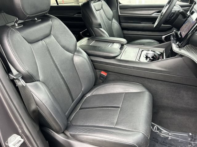 Certified 2024 Jeep Wagoneer L Series III w/ Flexible Seating Group AWD/4WD image 11