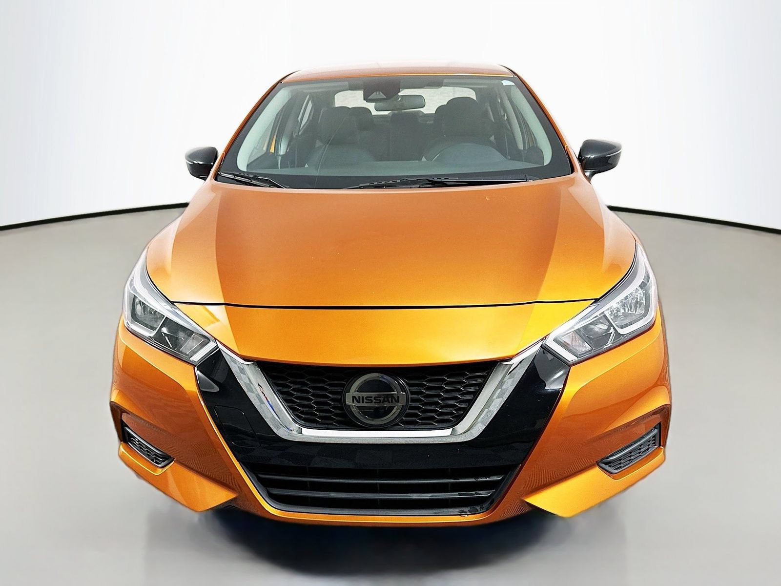 Used 2020 Nissan Versa SV FWD image 2