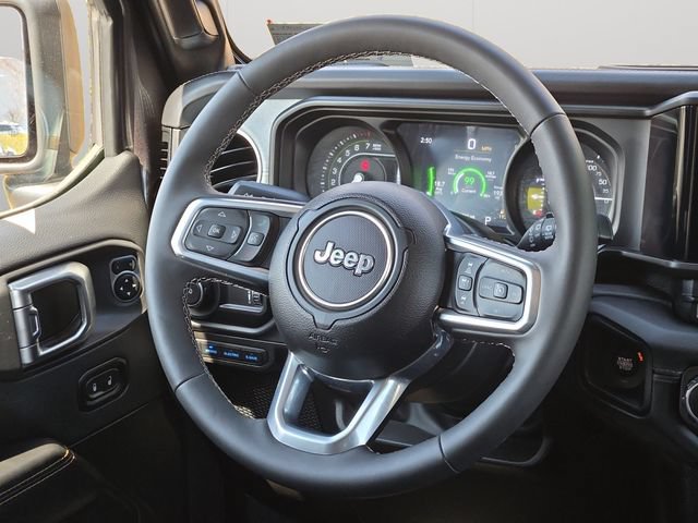 Used 2025 Jeep Wrangler Unlimited Sahara w/ Safety Group AWD/4WD image 19