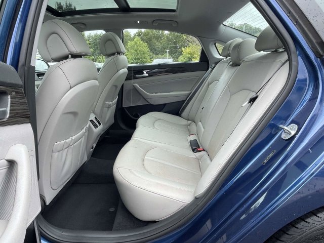 Used 2015 Hyundai Sonata Limited w/ Option Group 06 FWD image 10