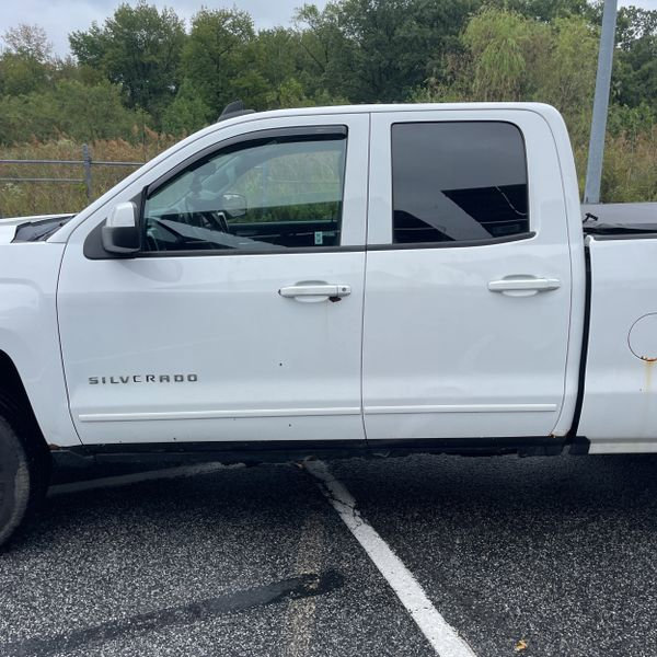 Used 2017 Chevrolet Silverado 1500 LT w/ All Star Edition image 3