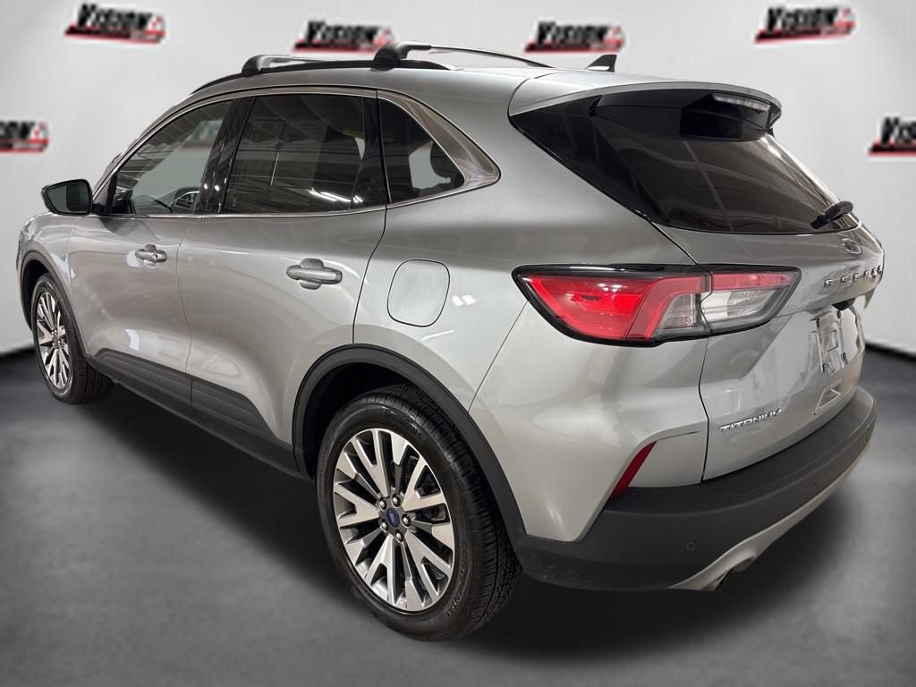 Used 2022 Ford Escape Titanium AWD/4WD image 8