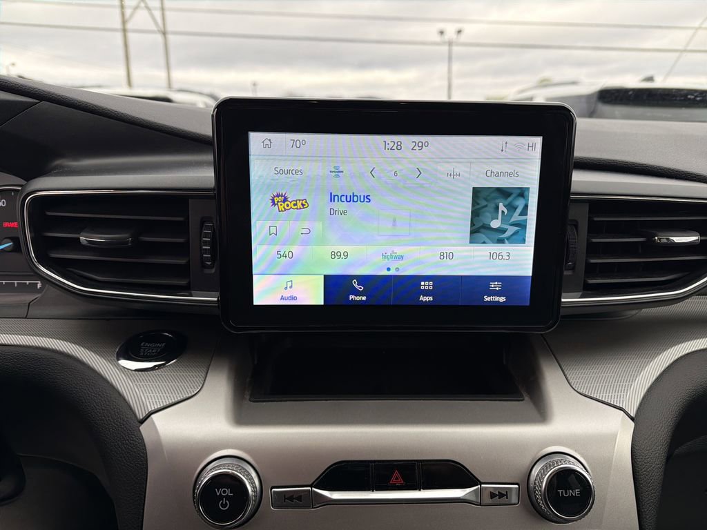 Used 2022 Ford Explorer XLT w/ Equipment Group 202A image 25