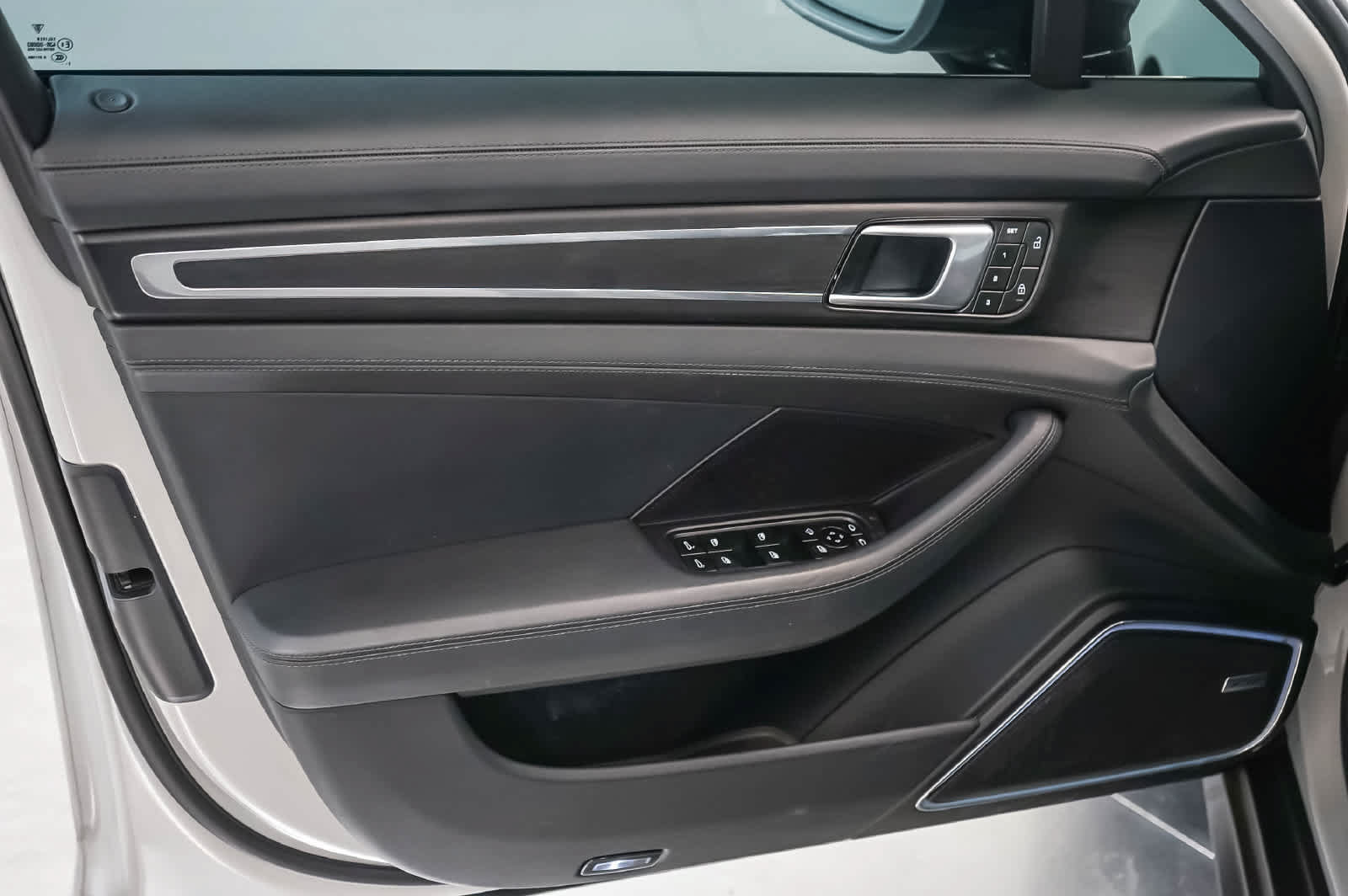 Certified 2023 Porsche Panamera Platinum Edition RWD image 27