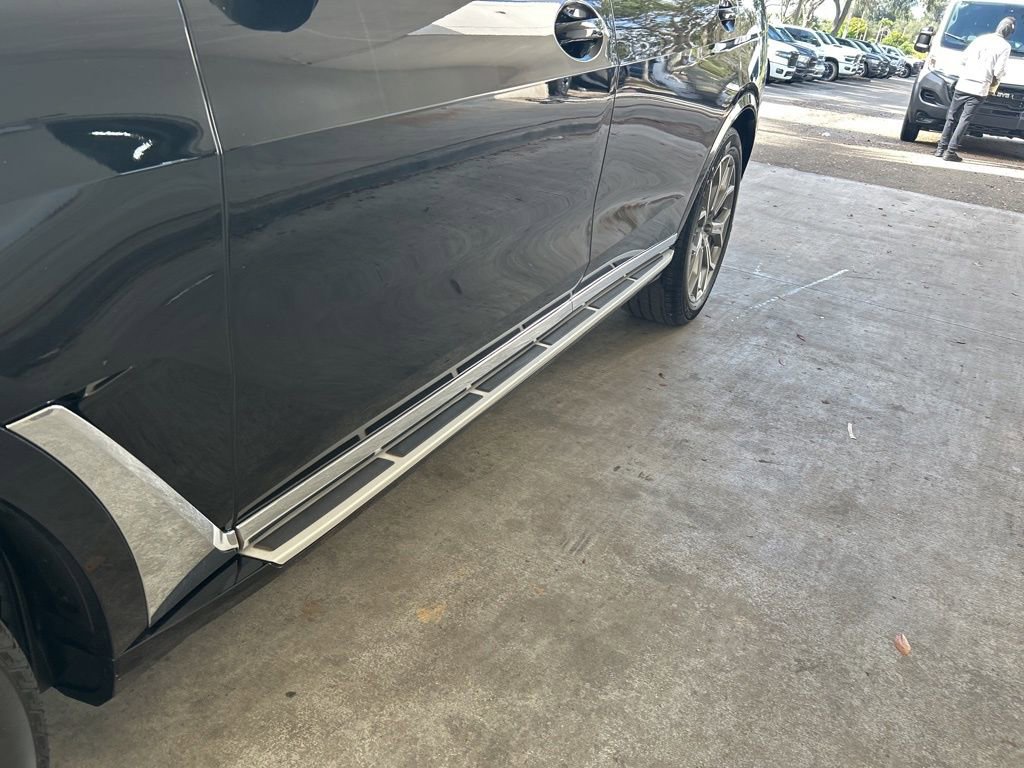 Used 2025 BMW X7 xDrive40i image 15