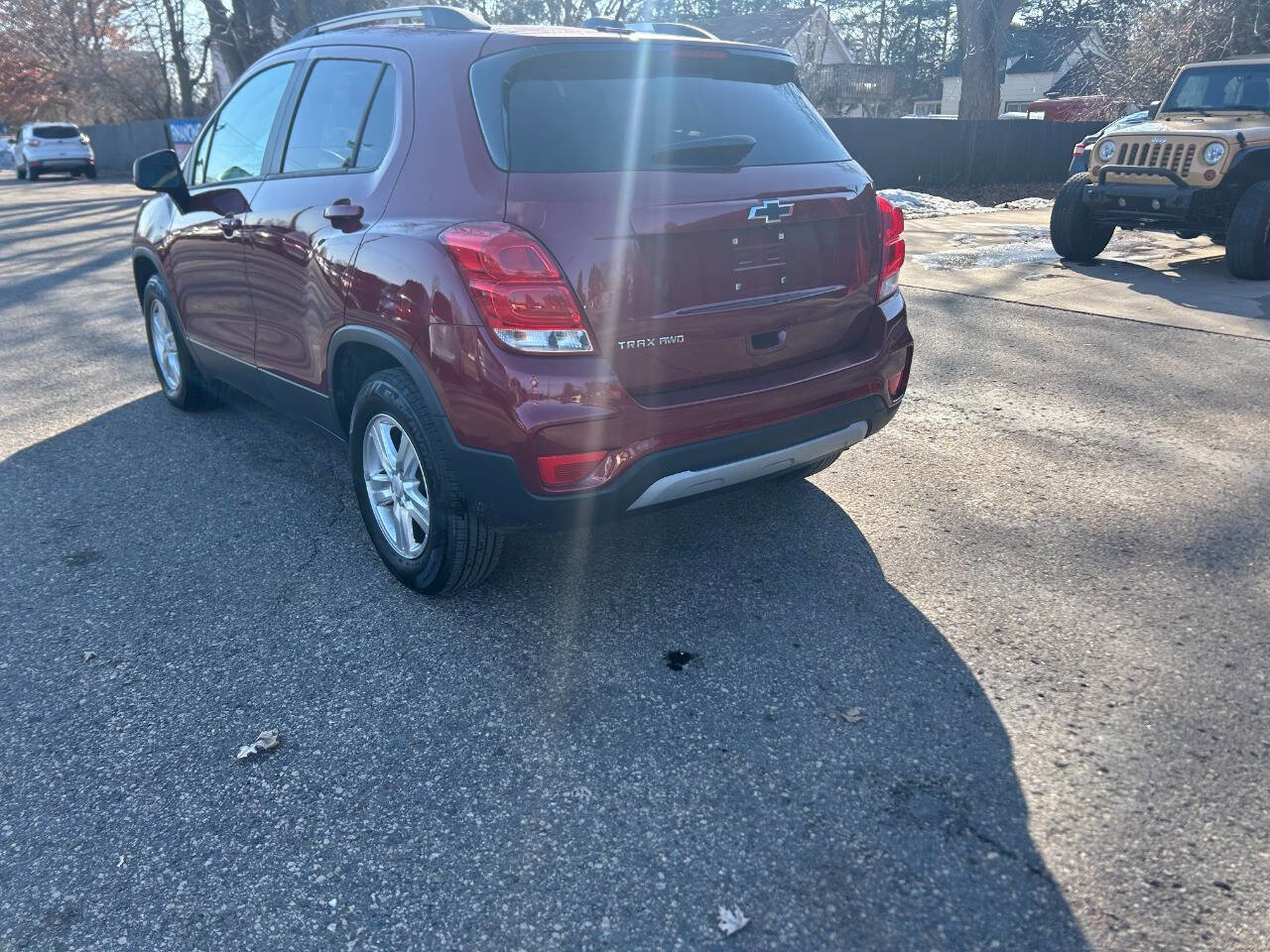 Used 2021 Chevrolet Trax LT w/ LT Convenience Package image 13