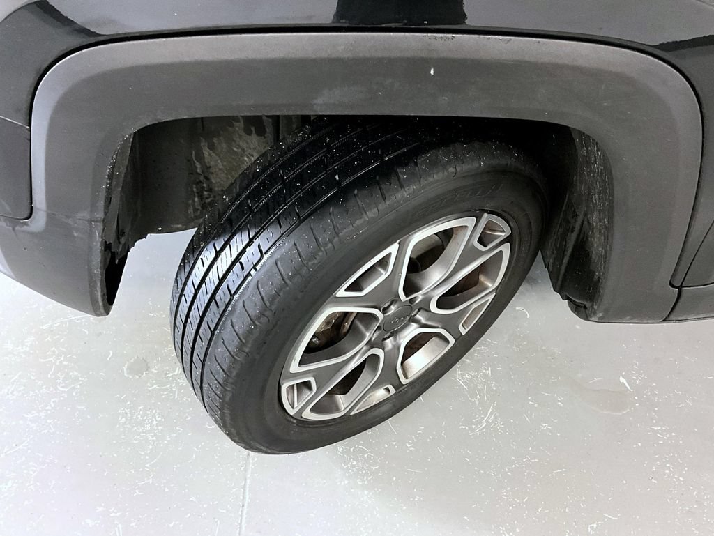 Used 2017 Jeep Renegade Limited AWD/4WD image 23