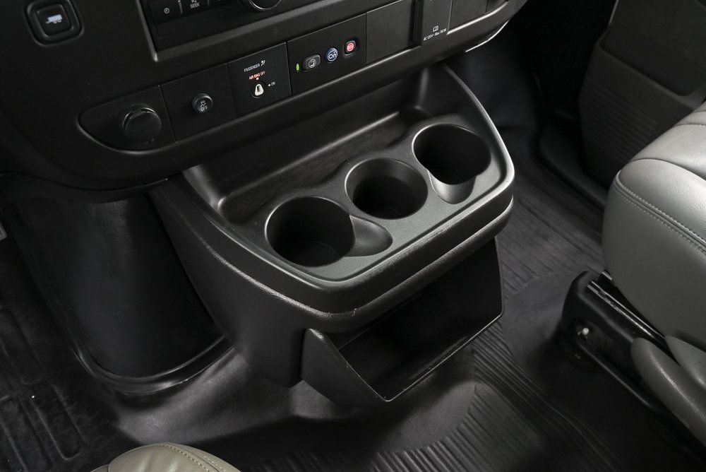 Used 2022 GMC Savana 3500 Extended w/ Driver Convenience Package image 25