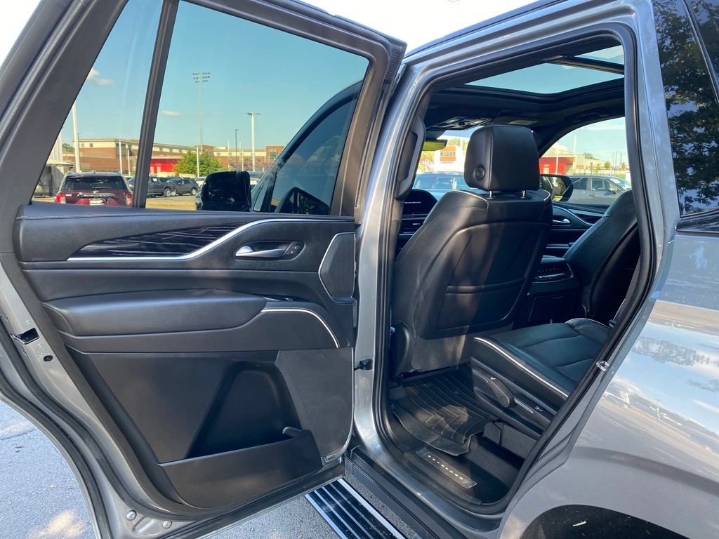 Used 2022 Cadillac Escalade Sport w/ Touring Package AWD/4WD image 28