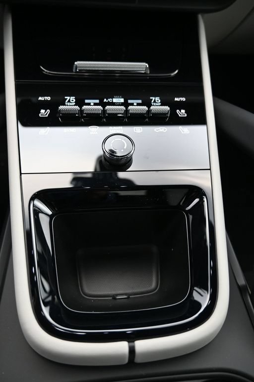 Certified 2026 Porsche Cayenne Coupe AWD/4WD image 15
