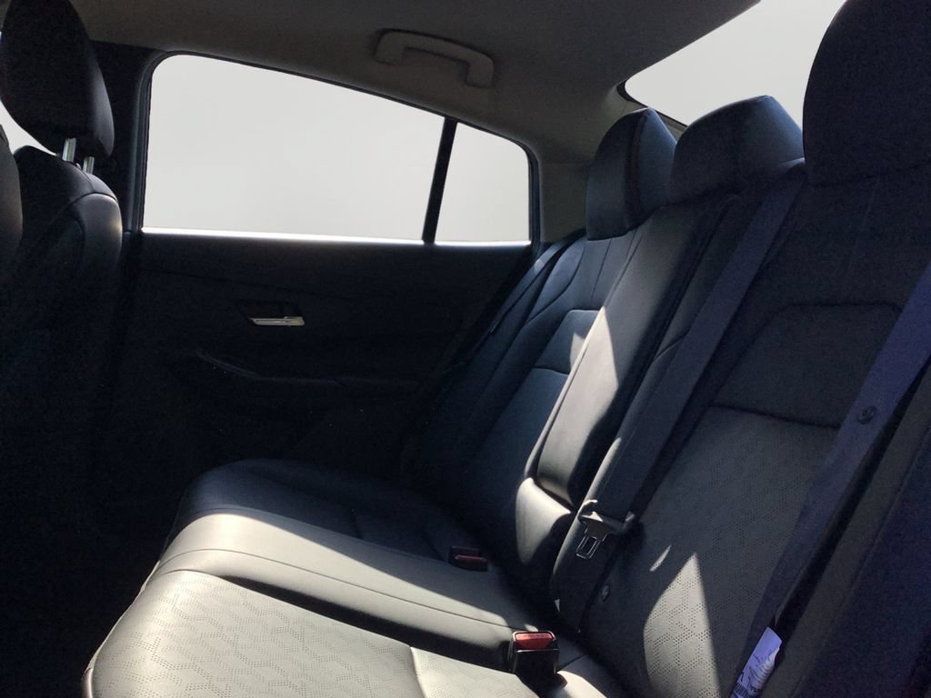 New 2026 Nissan Sentra SR w/ SR Premium Package FWD image 15