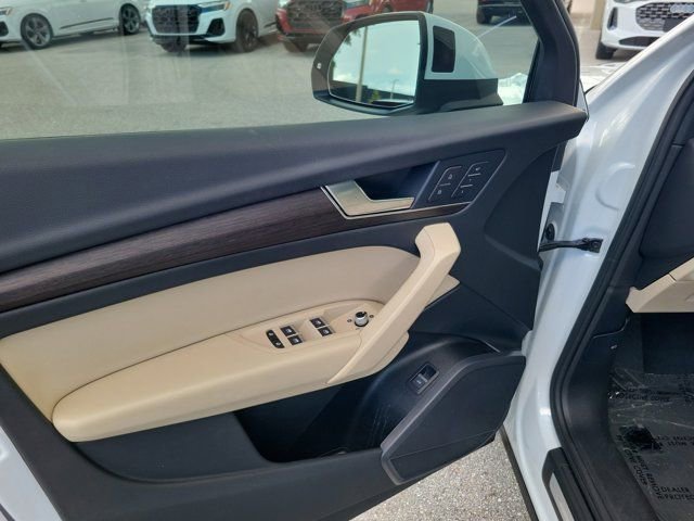 Certified 2023 Audi Q5 2.0T Premium w/ Convenience Package image 18
