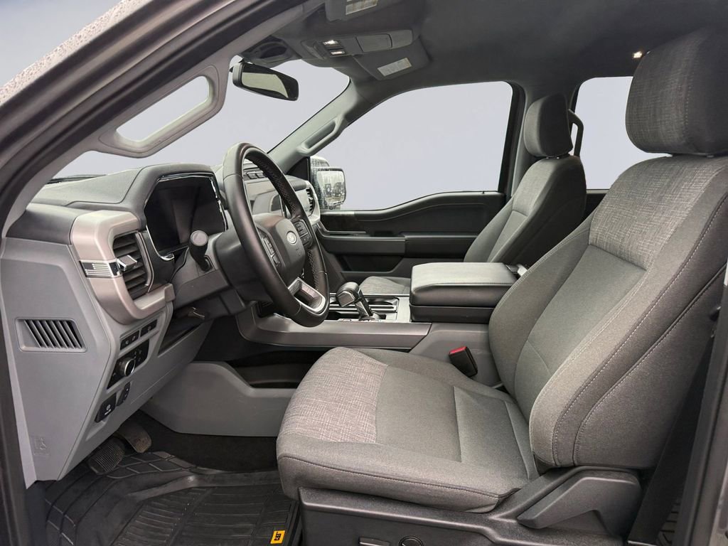 Used 2023 Ford F150 Lightning XLT image 10