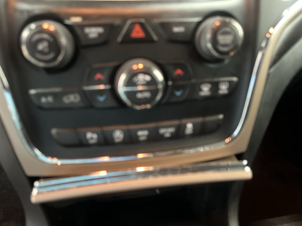 Used 2017 Jeep Grand Cherokee Laredo w/ Quick Order Package 23E AWD/4WD image 16