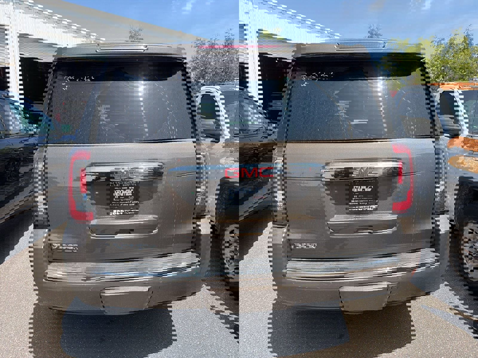 Used 2016 GMC Yukon Denali w/ Open Road Package image 9