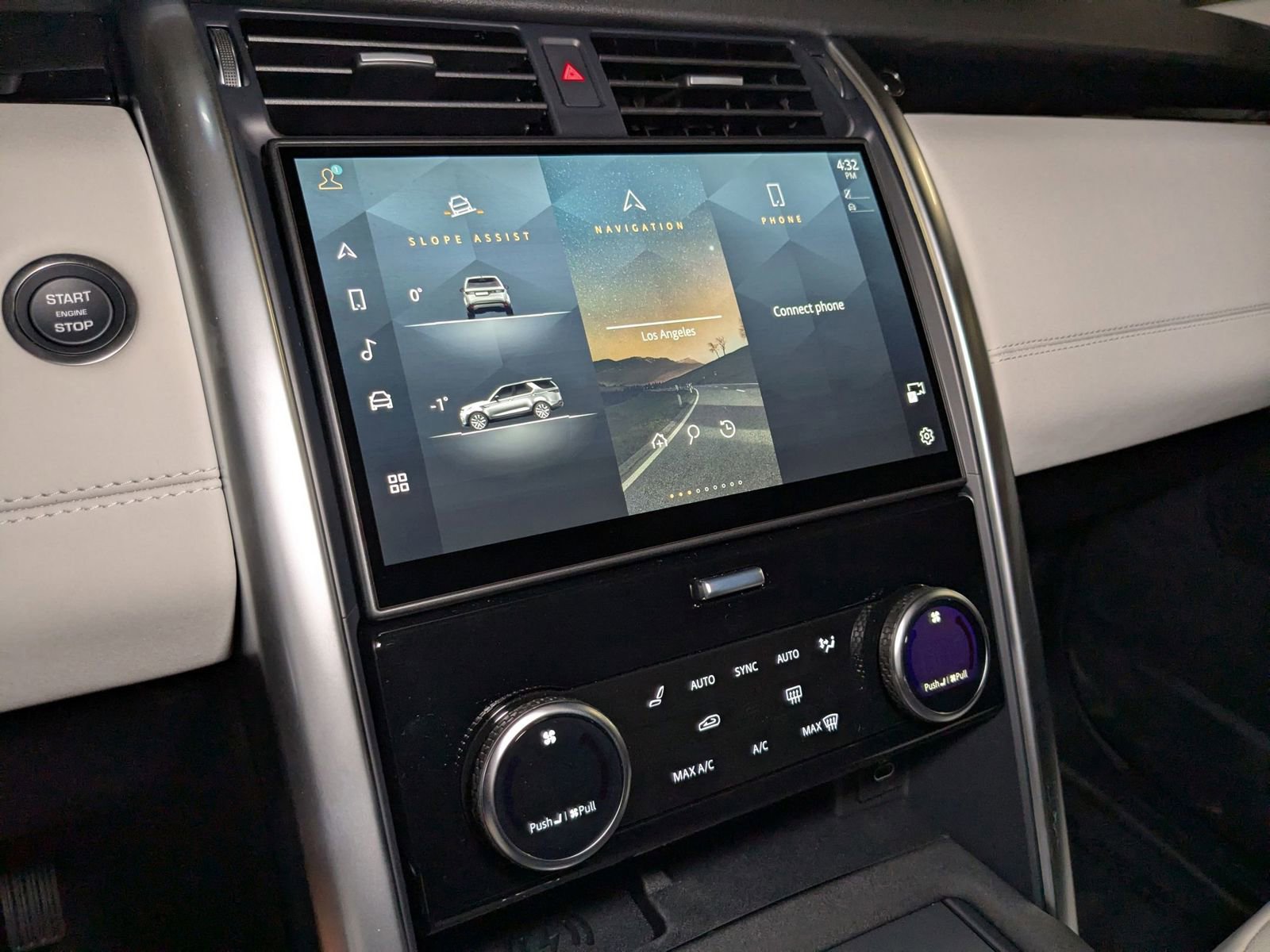 New 2025 Land Rover Discovery S image 12