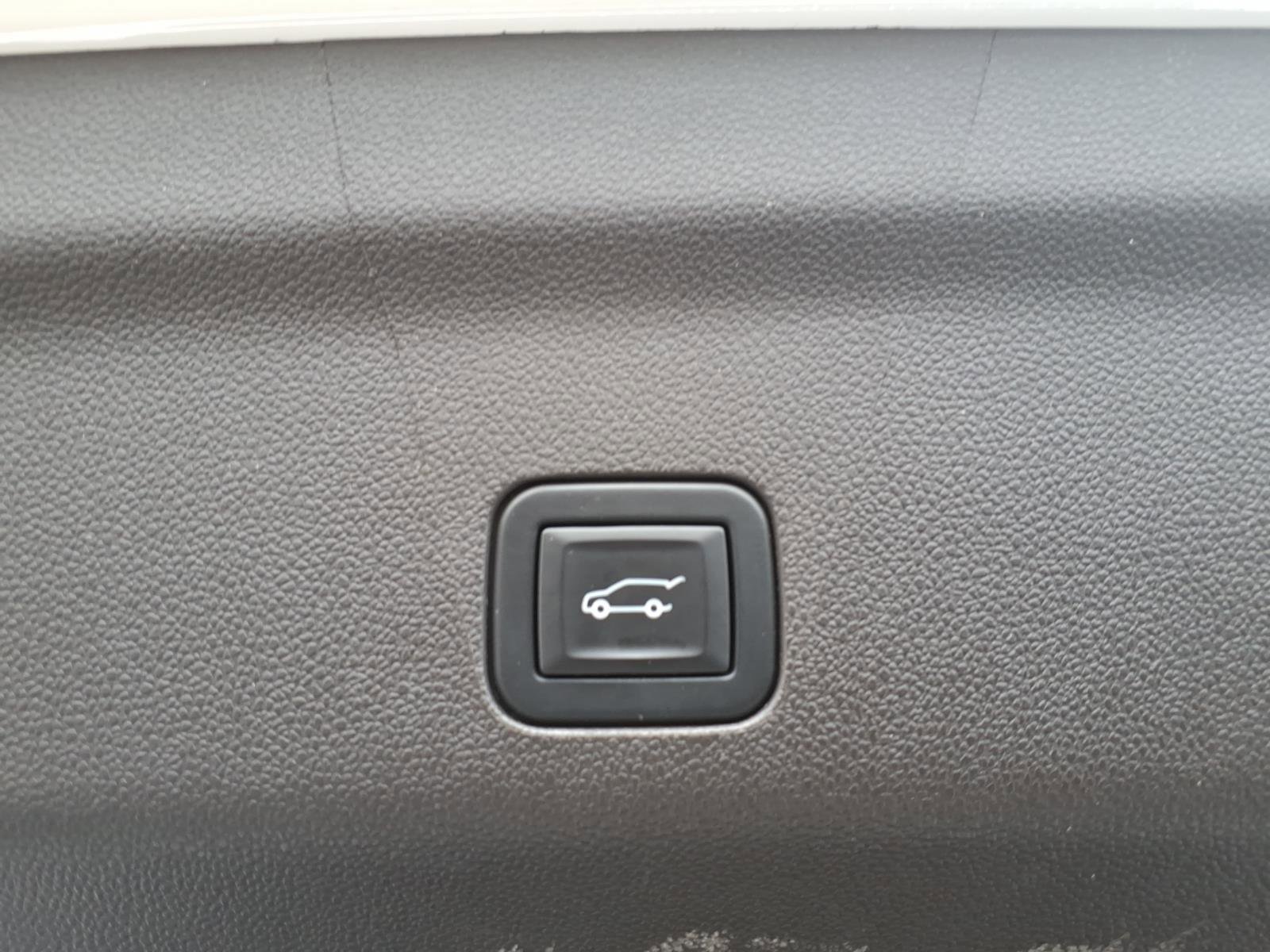 Used 2021 GMC Yukon SLT w/ SLT Premium Package RWD image 7