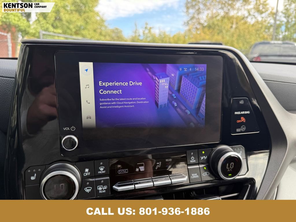 Used 2025 Toyota Highlander XLE image 29