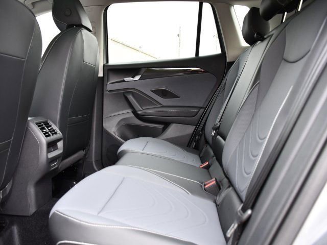 New 2026 Volkswagen Tiguan SE FWD image 15