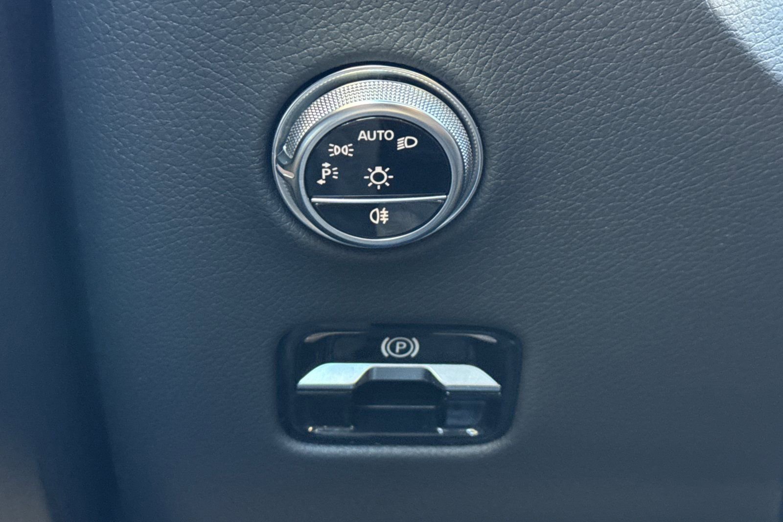 Certified 2024 Mercedes-Benz GLC 300 4MATIC image 31