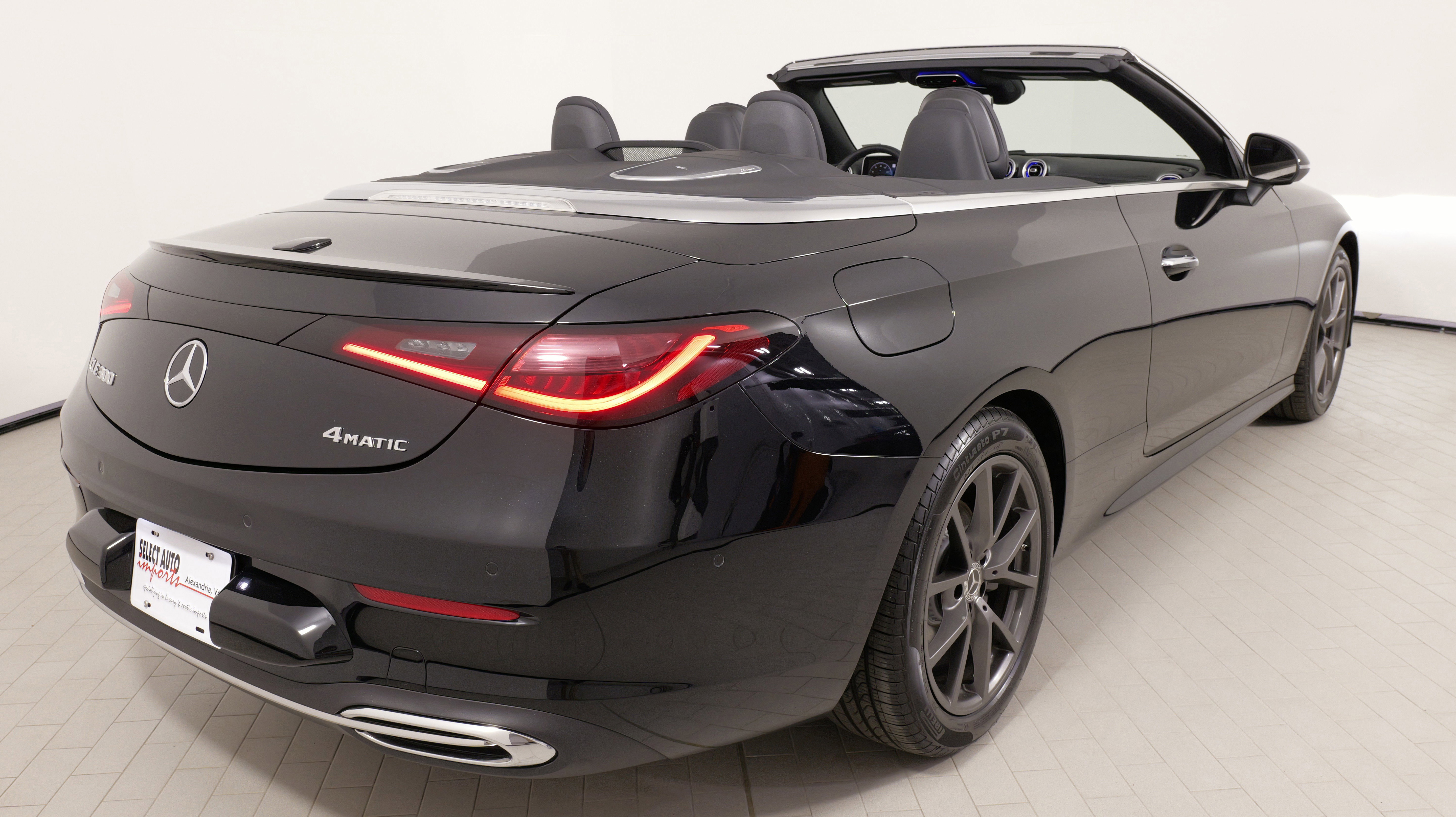 Used 2024 Mercedes-Benz CLE 300 4MATIC Cabriolet image 13