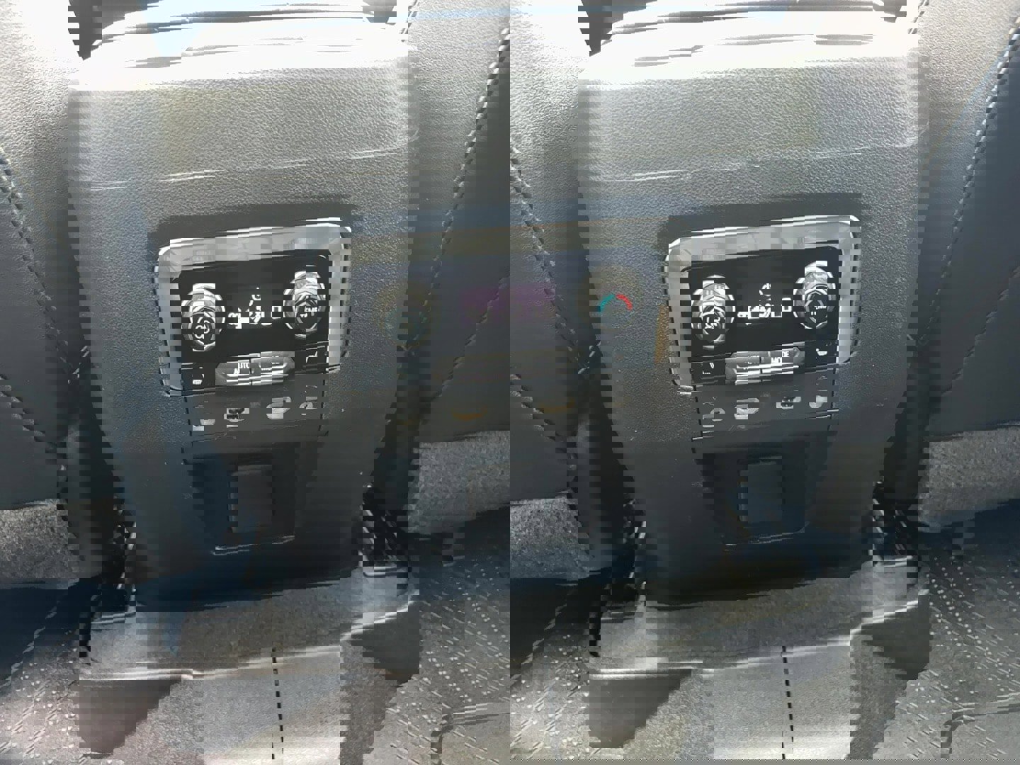 Used 2021 Chevrolet Suburban High Country w/ Premium Package image 15