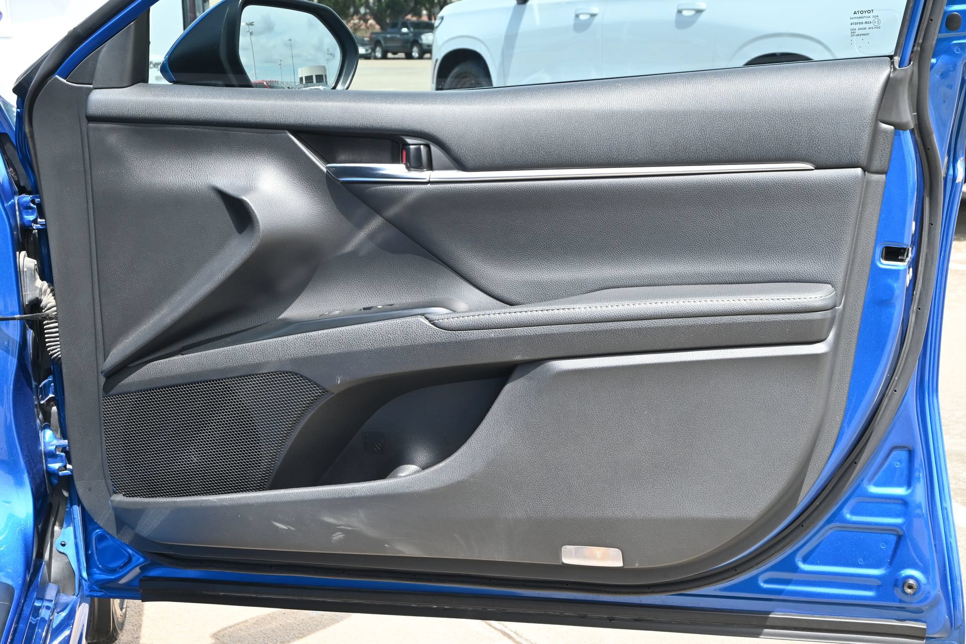 Used 2020 Toyota Camry XSE FWD image 27