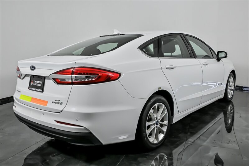 Used 2019 Ford Fusion SE FWD image 10