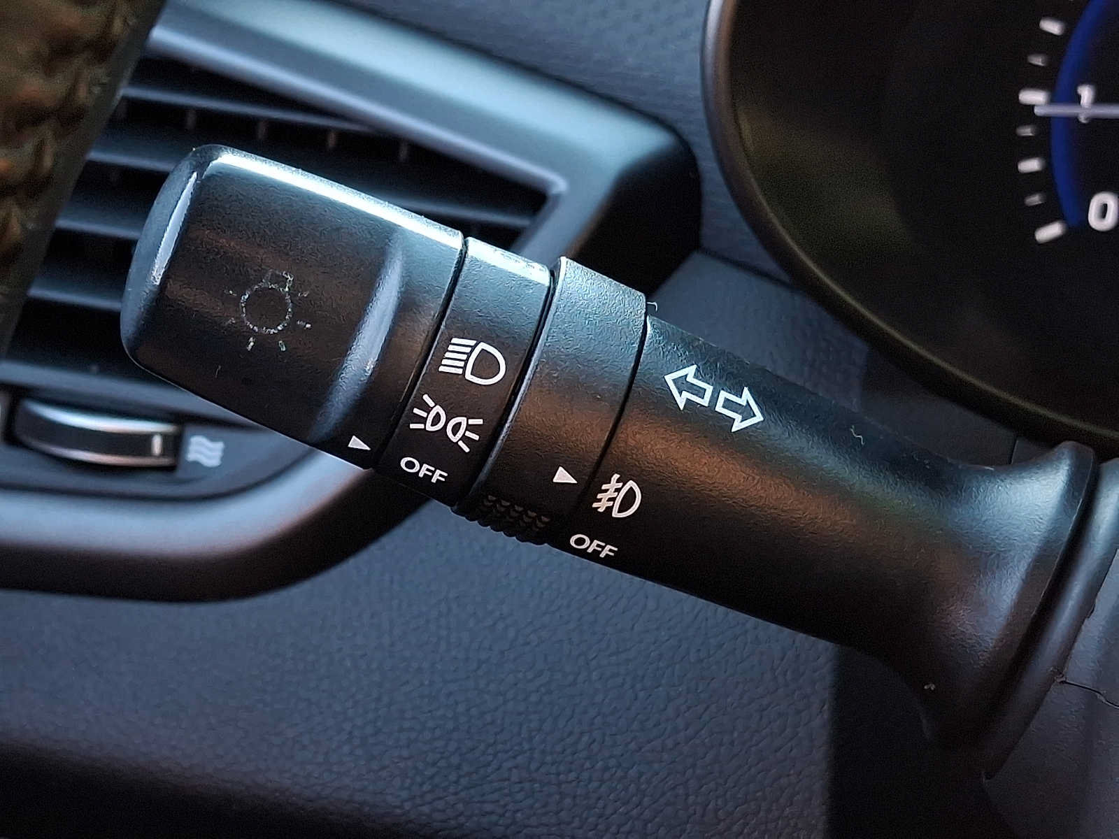 Used 2013 Hyundai Veloster Turbo FWD image 21