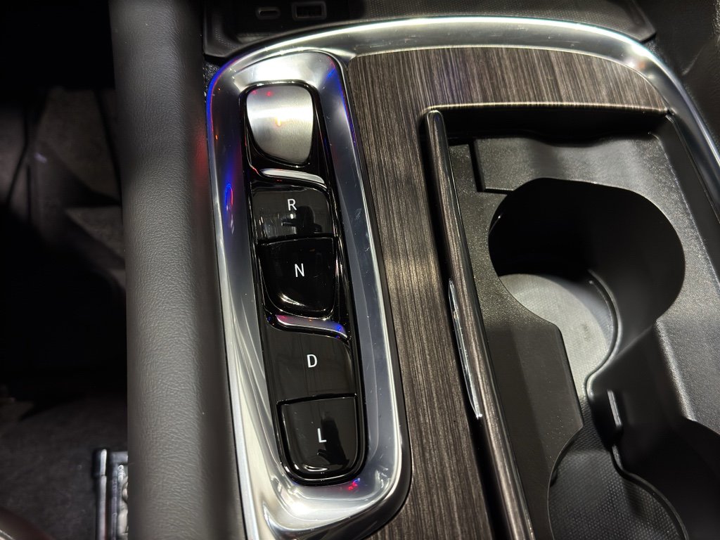 Used 2024 Buick Enclave Avenir w/ Avenir Technology Package image 36