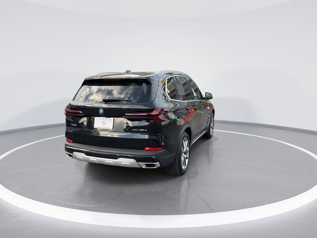 New 2026 BMW X5 xDrive50e image 7