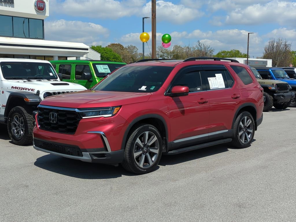 Used 2025 Honda Pilot Touring image 9