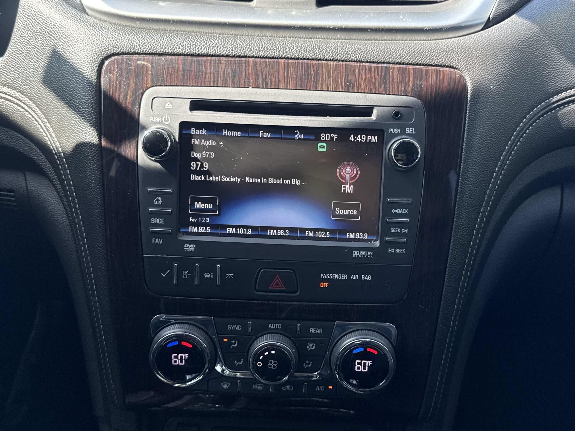 Used 2015 Chevrolet Traverse LT FWD image 16