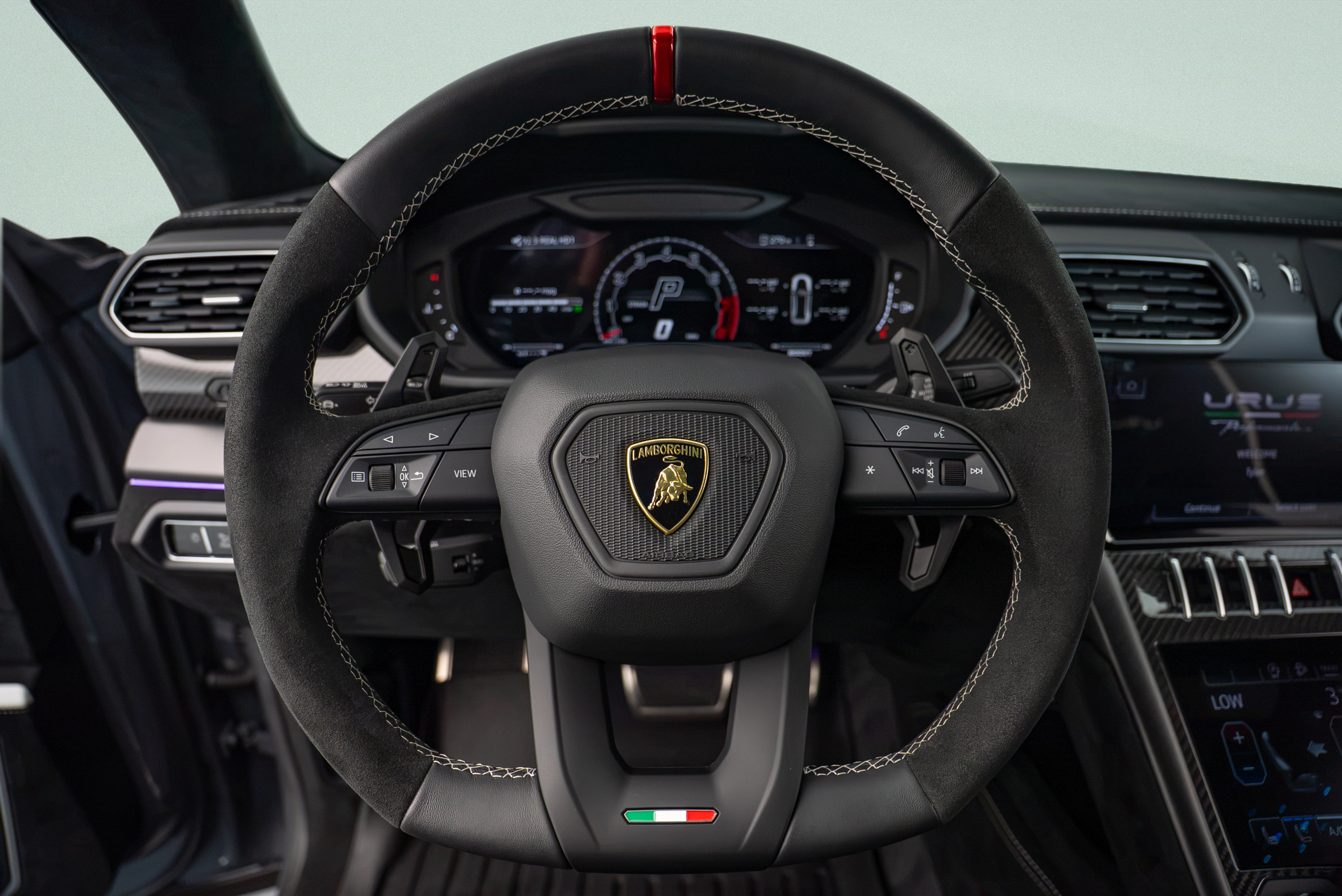 Used 2023 Lamborghini Urus Performante AWD/4WD image 15