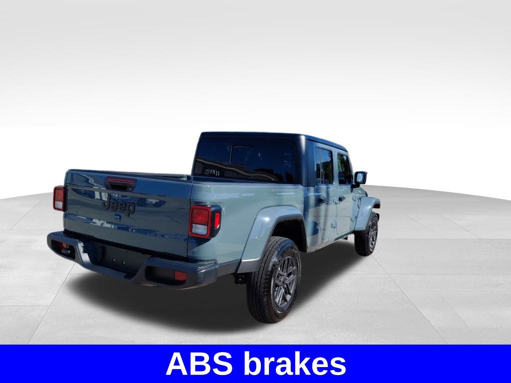 Used 2024 Jeep Gladiator Sport AWD/4WD image 11