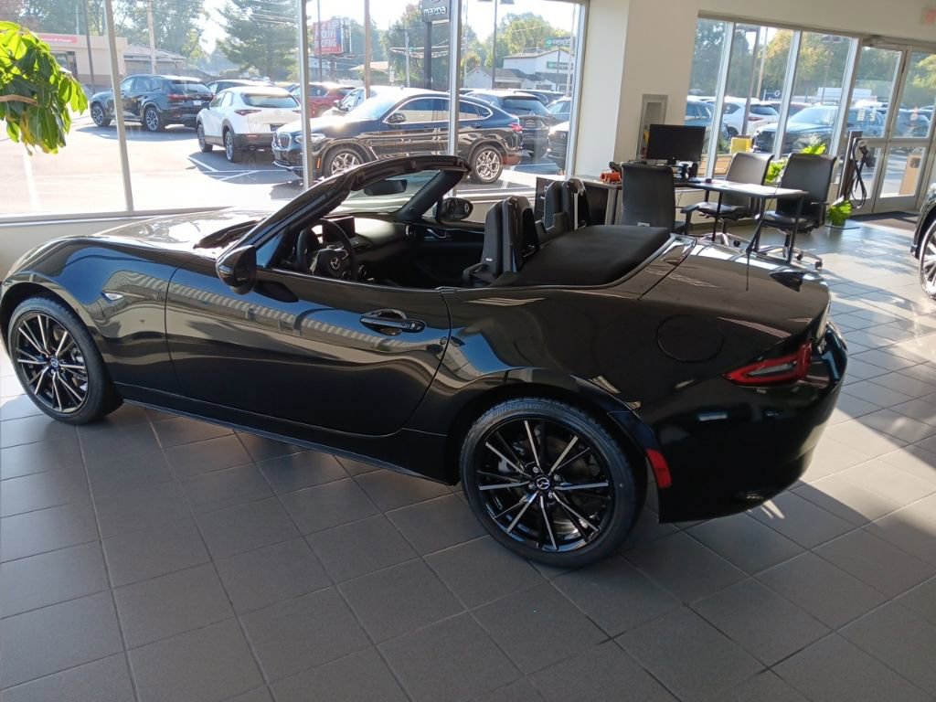 New 2025 MAZDA MX-5 Miata Grand Touring w/ Weather Package image 2