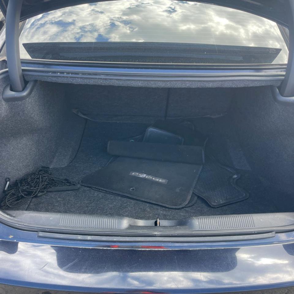 Used 2011 Dodge Charger SE RWD image 15