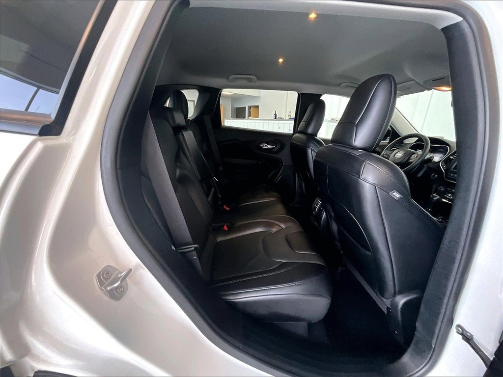 Used 2023 Jeep Cherokee Altitude Lux image 16