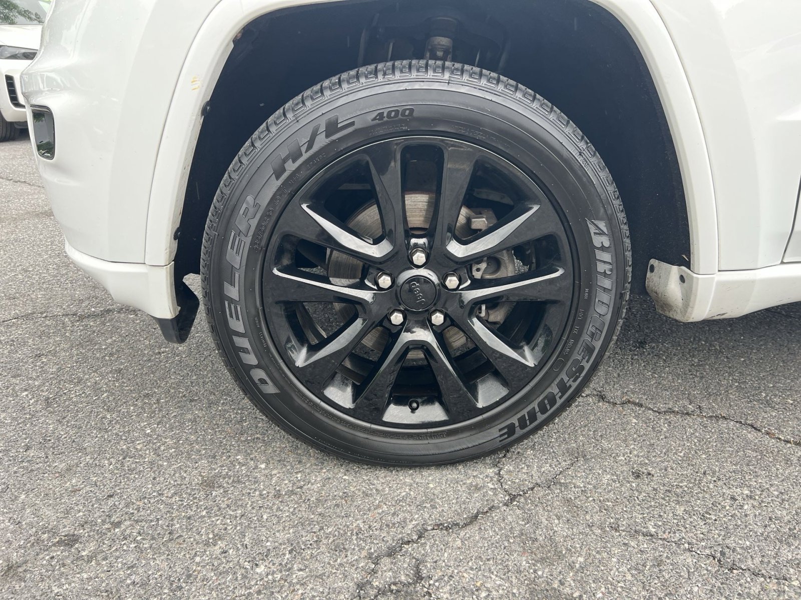 Used 2018 Jeep Grand Cherokee Altitude AWD/4WD image 12