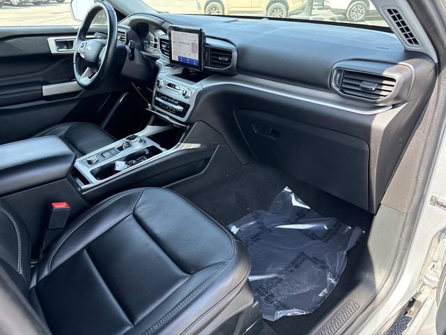Used 2023 Ford Explorer XLT w/ Equipment Group 202A image 14