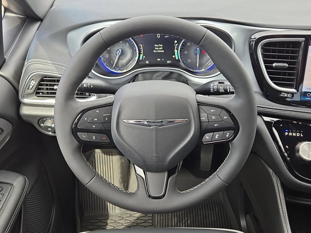 New 2026 Chrysler Pacifica Limited w/ S Appearance Package image 21