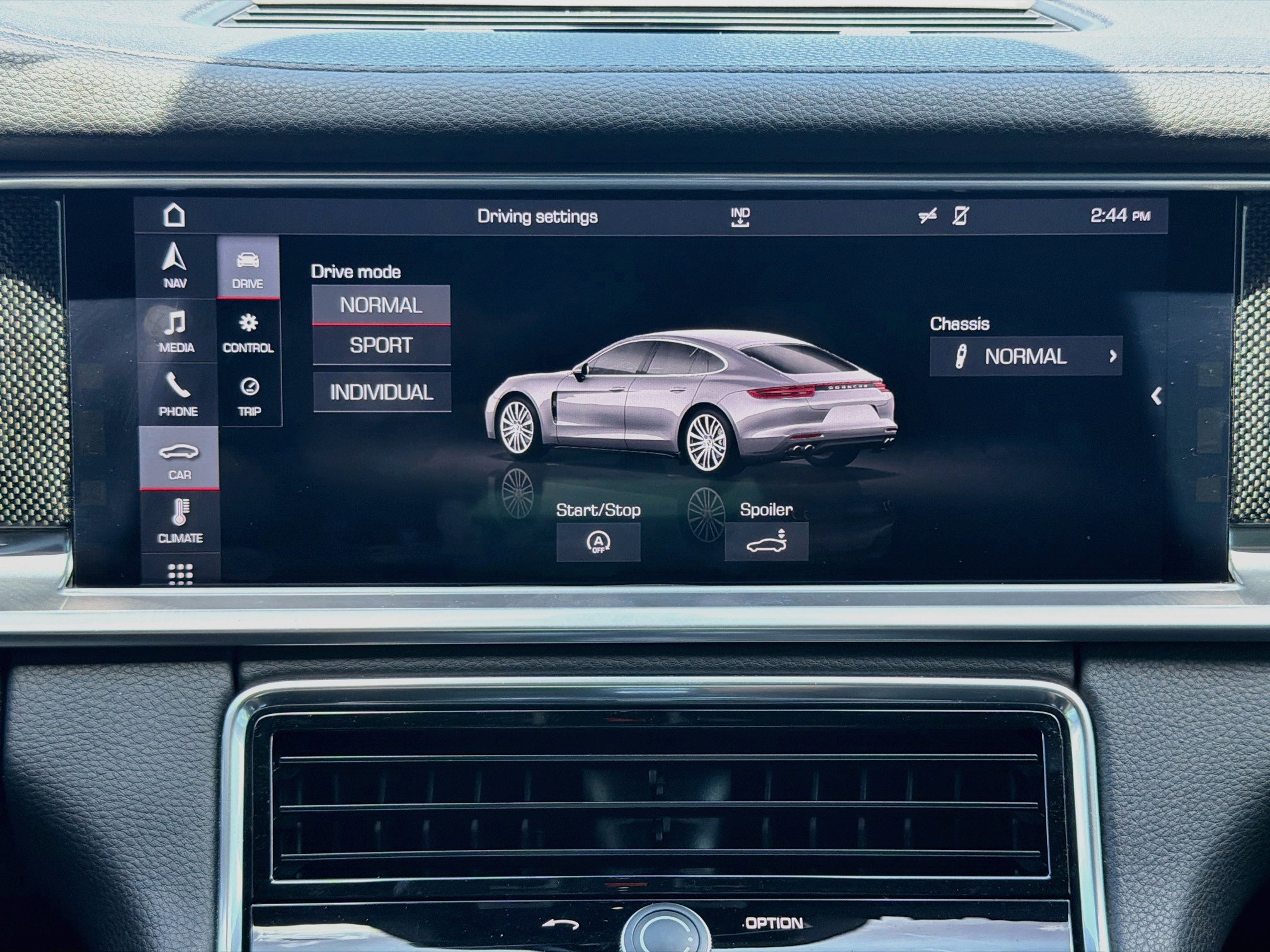 Used 2020 Porsche Panamera 4 AWD/4WD image 44