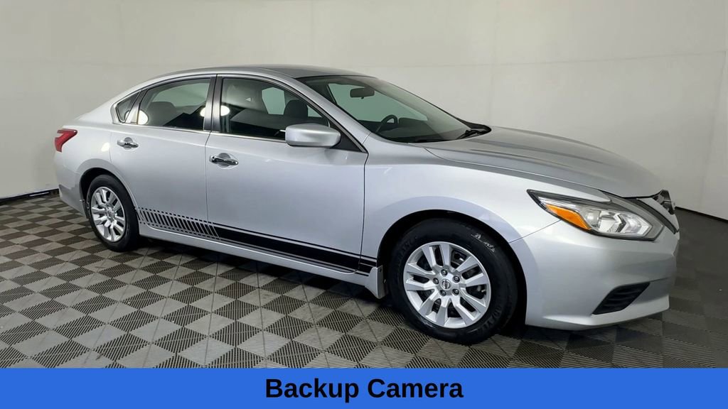 Used 2016 Nissan Altima 2.5 S w/ Power Driver Seat Package FWD image 3