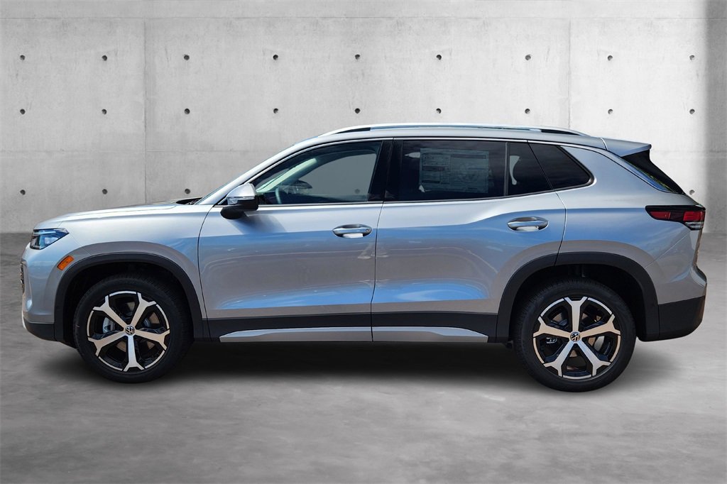 New 2025 Volkswagen Tiguan SE image 23